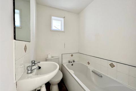 1 bedroom flat for sale, The Crescent, 47 Sea Front, Hayling Island, Hampshire, PO11