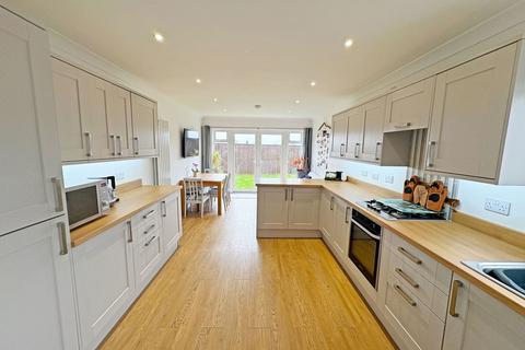 3 bedroom detached bungalow for sale, Keaton Close, Skegness, Lincolnshire, PE25 2LL