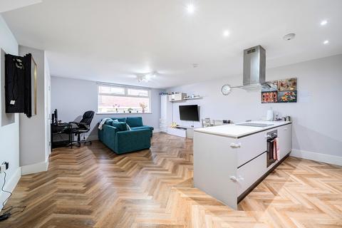 Field End Road, Ruislip