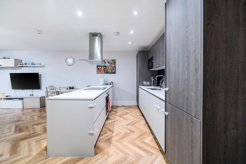 1415799-15-699f19...