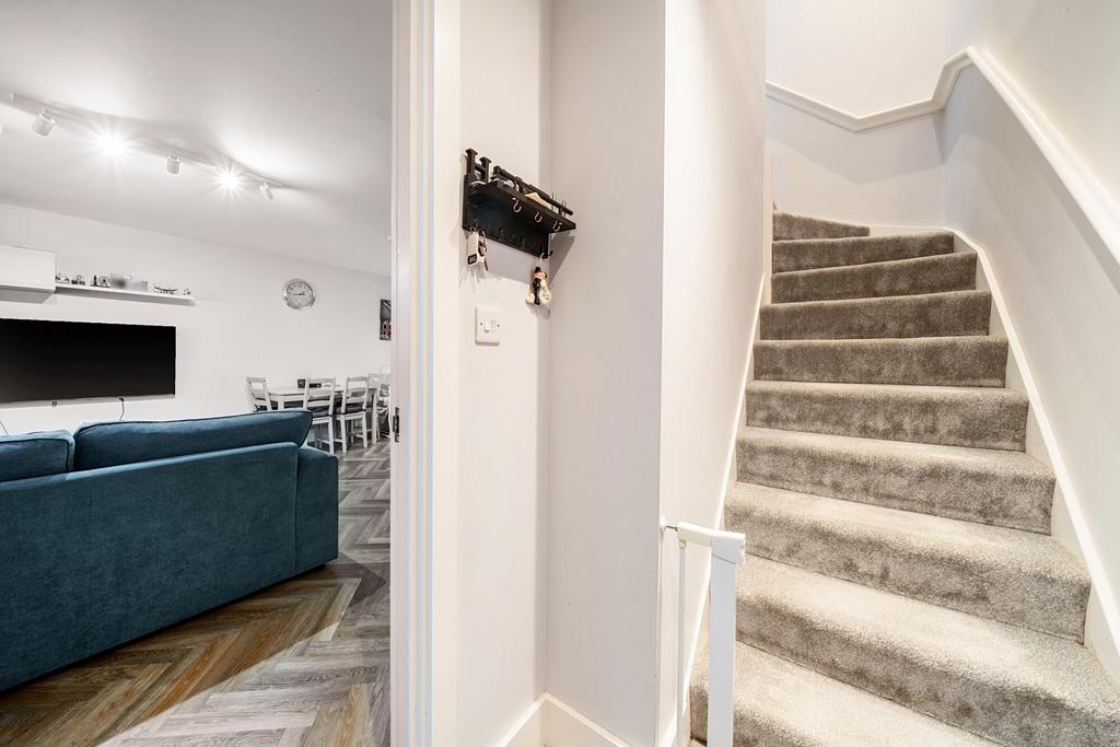 1415799-11-699f18...