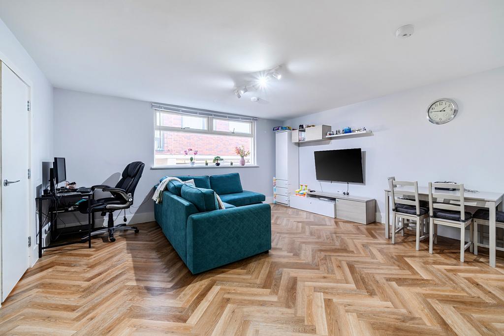 1415799-13-699f19...