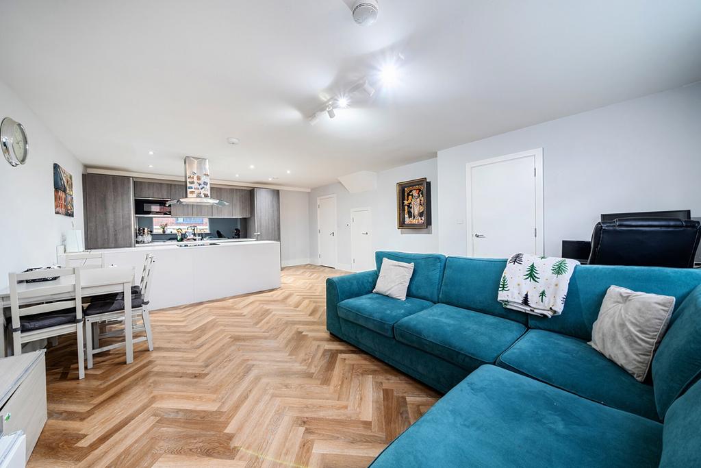 1415799-16-699f19...