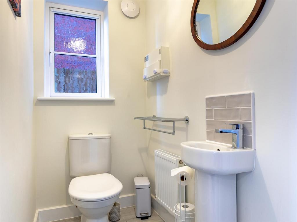 Toilet .jpg