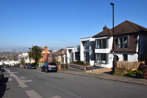 3 bedroom detached house for sale, Canonbie Road