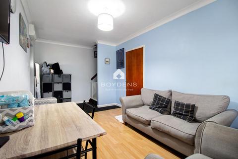 2 bedroom cluster house to rent, Tollgate Court, London Road, Colchester CO3