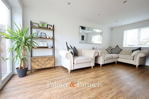 3 bedroom semi-detached house for sale, Point Clear Road, St. Osyth, Clacton-on-Sea, Essex, CO16