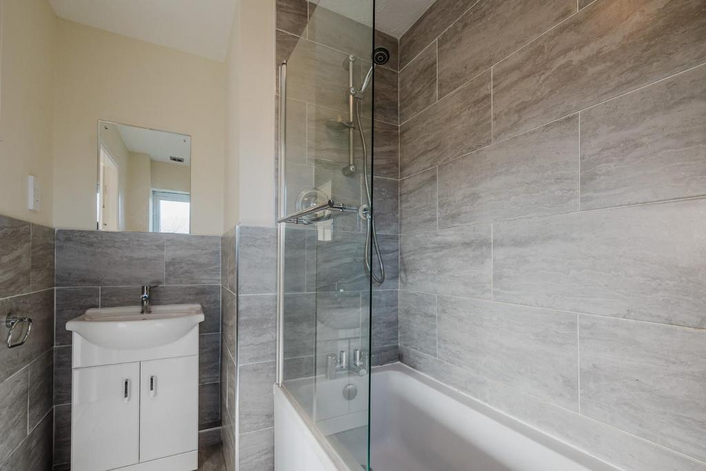 Bed 1 En Suite