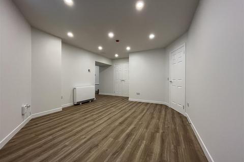 2 bedroom flat to rent, Charterhouse Lane, Perth