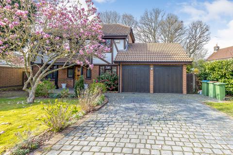 undefined, Quail Close, RH12