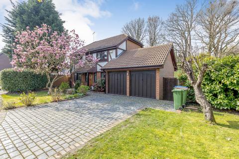 undefined, Quail Close, RH12