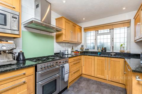 undefined, Quail Close, RH12