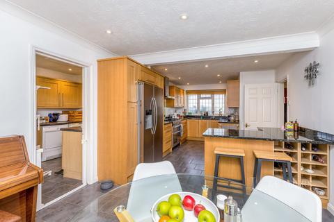 undefined, Quail Close, RH12