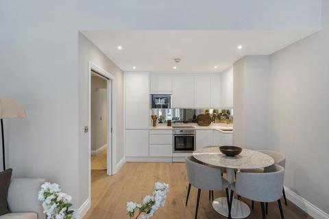 1 bedroom flat for sale, Rosary Gardens, South Kensington, London SW7.