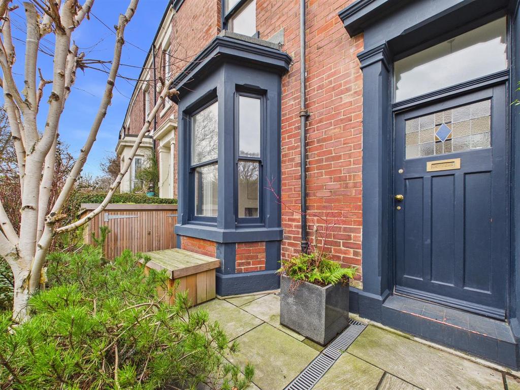 Front garden.jpg