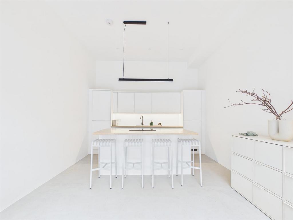Kitchen 1.jpg
