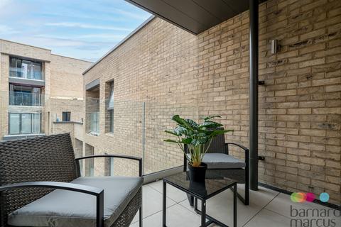 2 bedroom apartment for sale, Shepherds Bush Road, London, W6