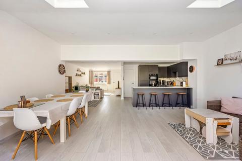 undefined, Kestrel Close, Horsham, RH12