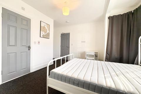 1 bedroom in a house share to rent, Watling Street, Dartford, DA2