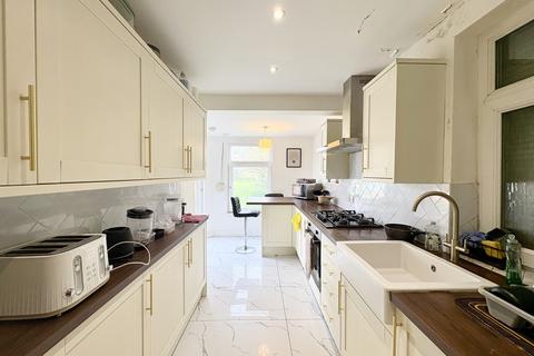 1 bedroom in a house share to rent, Watling Street, Dartford, DA2