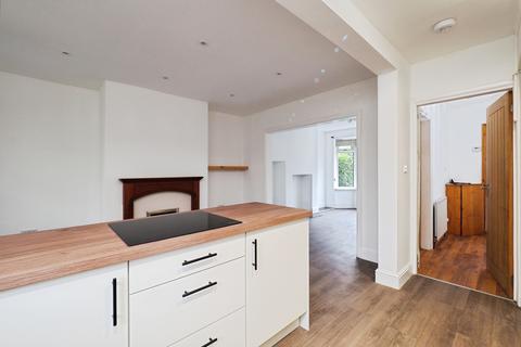 3 bedroom semi-detached house to rent, Lilac Crescent, Nottingham, NG9