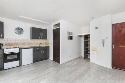 1 bedroom flat to rent, Staple Gardens, Bilberry Court Staple Gardens, SO23