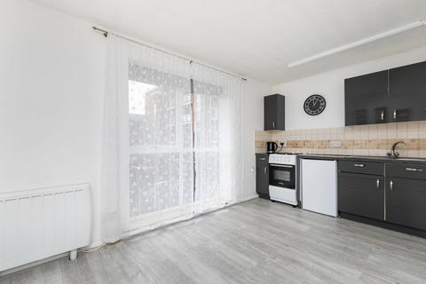 1 bedroom flat to rent, Staple Gardens, Bilberry Court Staple Gardens, SO23