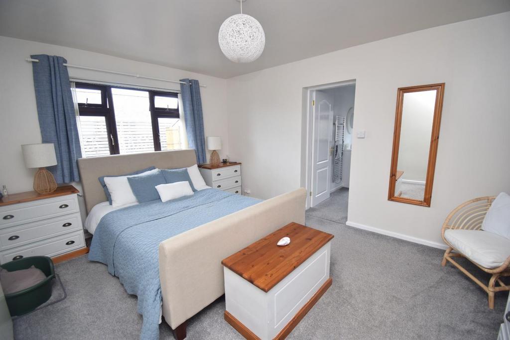 Bedroom 1.JPG