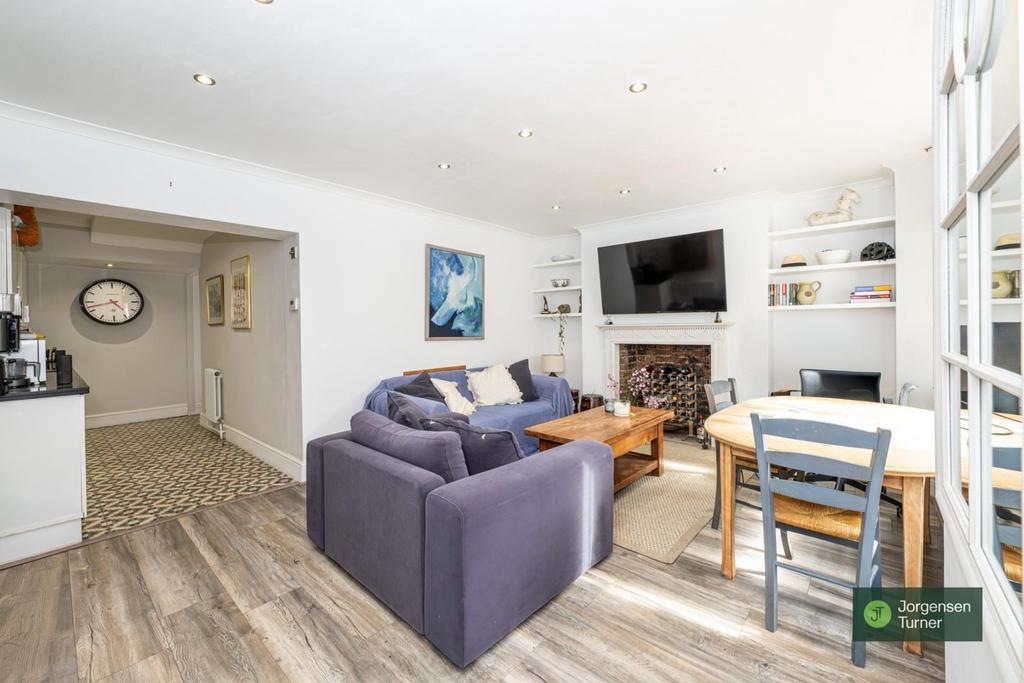 Living Room .jpg