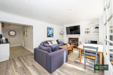 2 bedroom flat for sale, Minford Gardens, London, W14