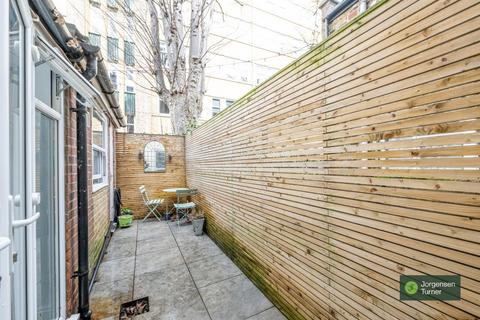 2 bedroom flat for sale, Minford Gardens, London, W14