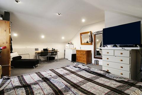 undefined, St. Stephens Avenue, London