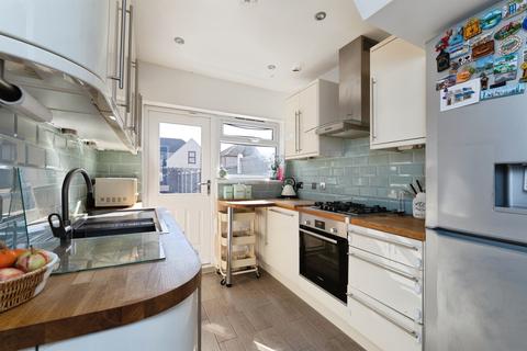 3 bedroom terraced house for sale, Sisley Road, Barking