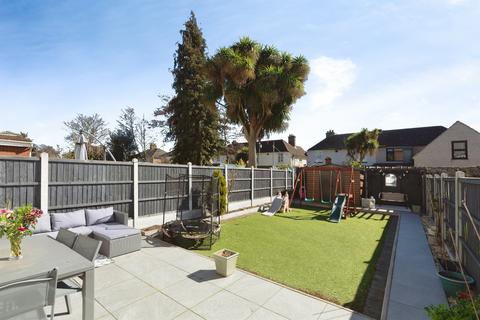 3 bedroom terraced house for sale, Sisley Road, Barking