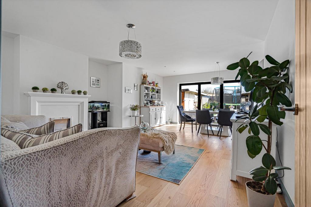 Kitchen/Dining