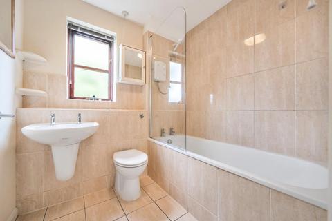 undefined, Orchard Close,  Wokingham,  RG40