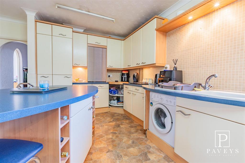 Kitchen breakfast room
