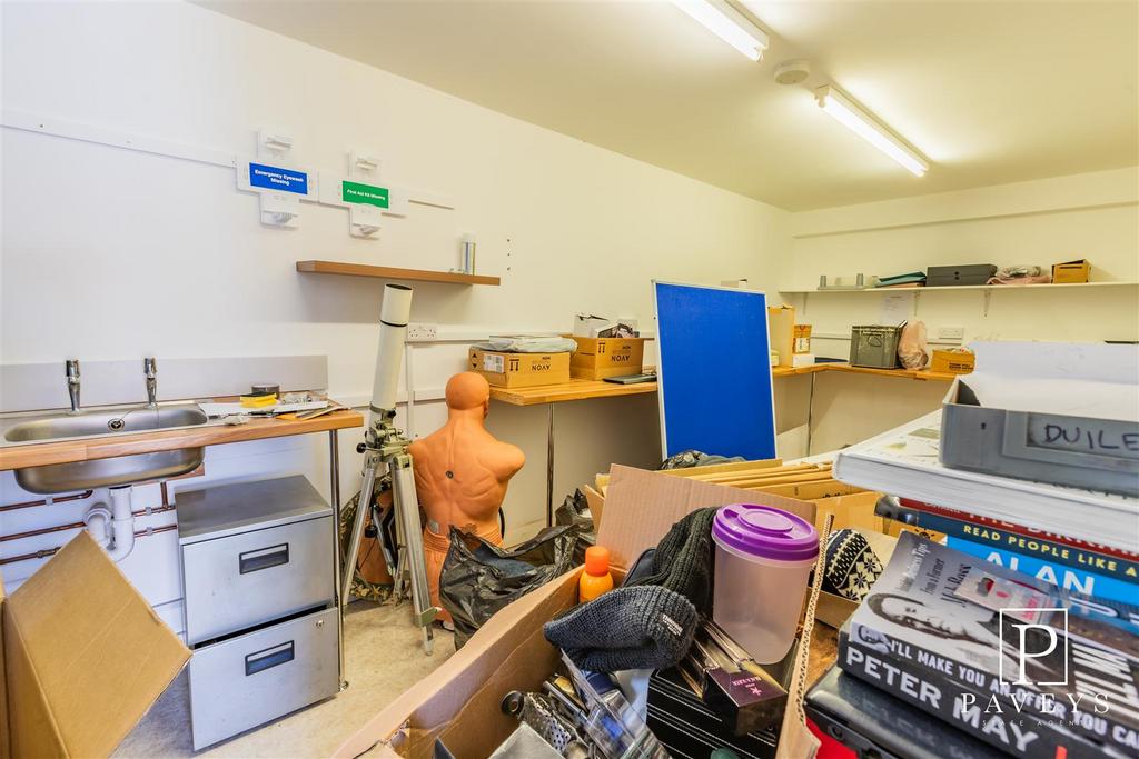 Multi purpose outbuilding