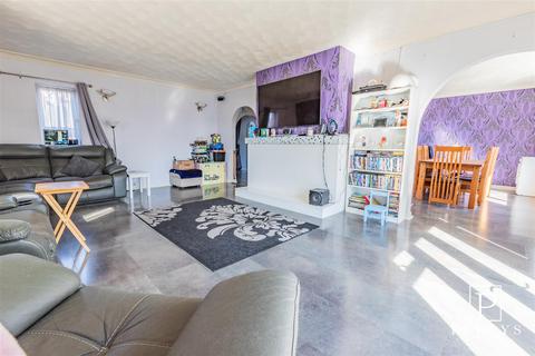 4 bedroom detached house for sale, Naze Park Road, Walton on the Naze