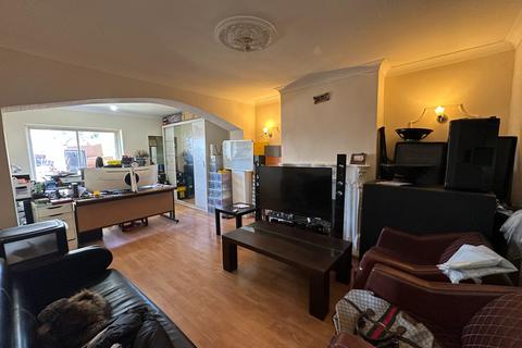 3 bedroom end of terrace house for sale, York Avenue, Walsall WS2