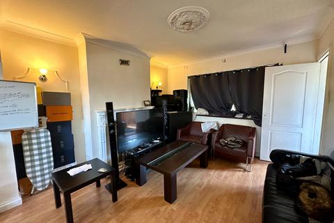 3 bedroom end of terrace house for sale, York Avenue, Walsall WS2