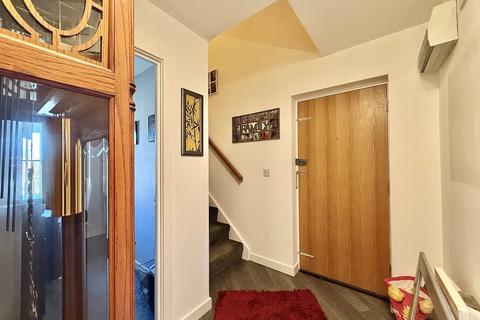 2 bedroom flat for sale, Downham Boulevard, Ipswich IP3