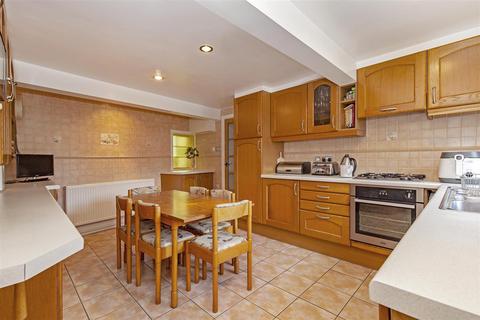 3 bedroom detached house for sale, Arkwright Square, Bakewell