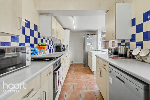 2 bedroom semi-detached house for sale, Gallards Hill, Leicester