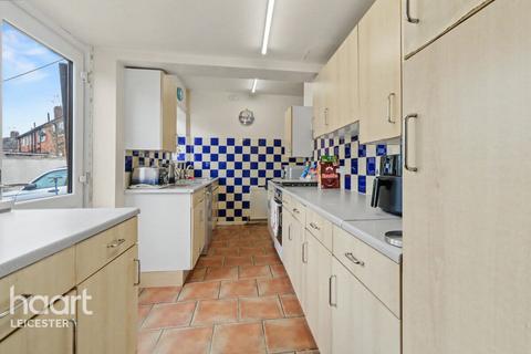 2 bedroom semi-detached house for sale, Gallards Hill, Leicester