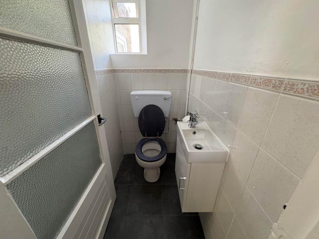 Dickenson rd 13 f2 n