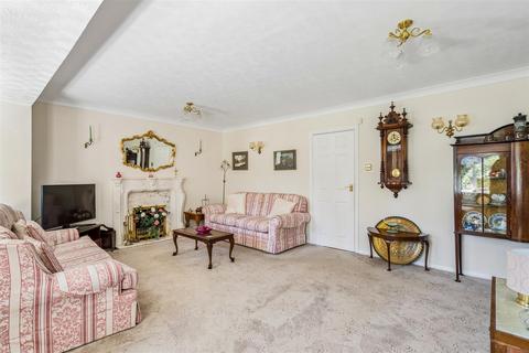 3 bedroom detached house for sale, Redwood Glade, Leighton Buzzard, Bedfordshire