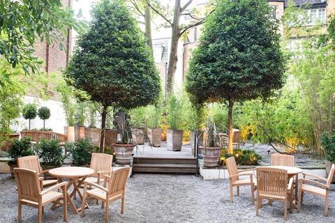 Studio to rent, Hill Street, London, UK, W1J