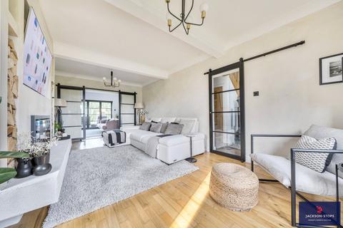 5 bedroom detached house for sale, Park Avenue South, Abington Park, Northampton, Northamptonshire, NN3