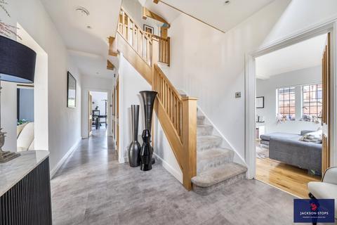 5 bedroom detached house for sale, Park Avenue South, Abington Park, Northampton, Northamptonshire, NN3